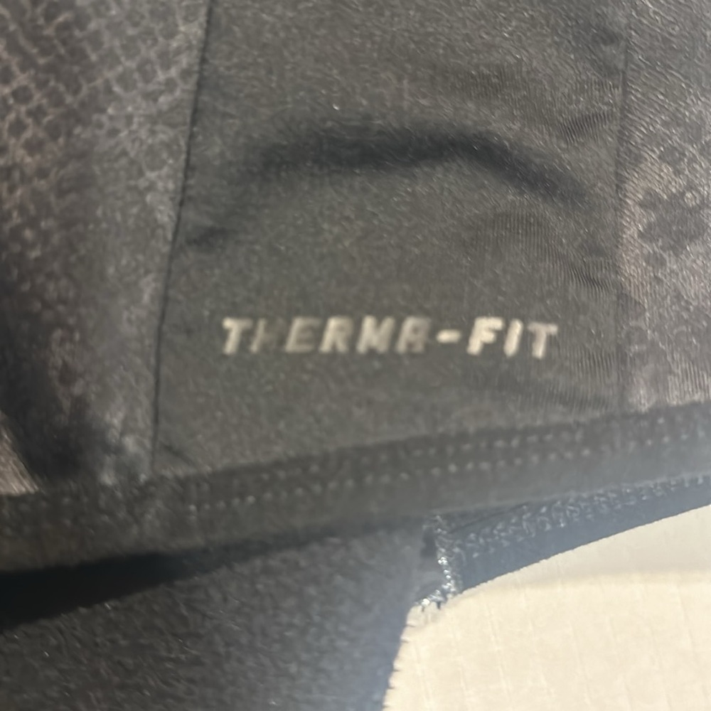 Nike black animal print hoodie therma fit zip up 2 front pockets & side pocket - Picture 12 of 12